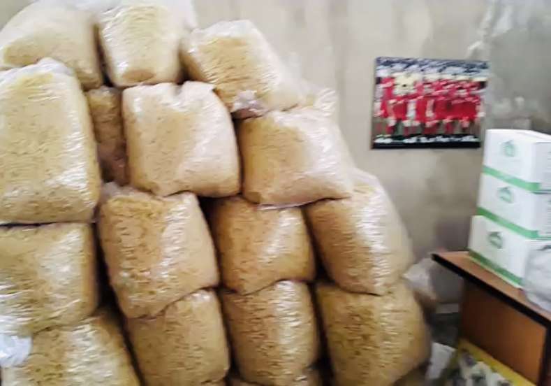 ويدئو؛ جمع آورى كمك هاى اهالى فوتبال براى ارسال به مناطق سيل زده