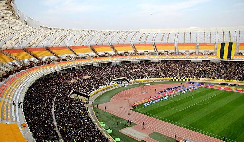 ورزشگاه نقش جهان به طور مساوی در اختیار سپاهان و پرسپولیس قرار می گیرد