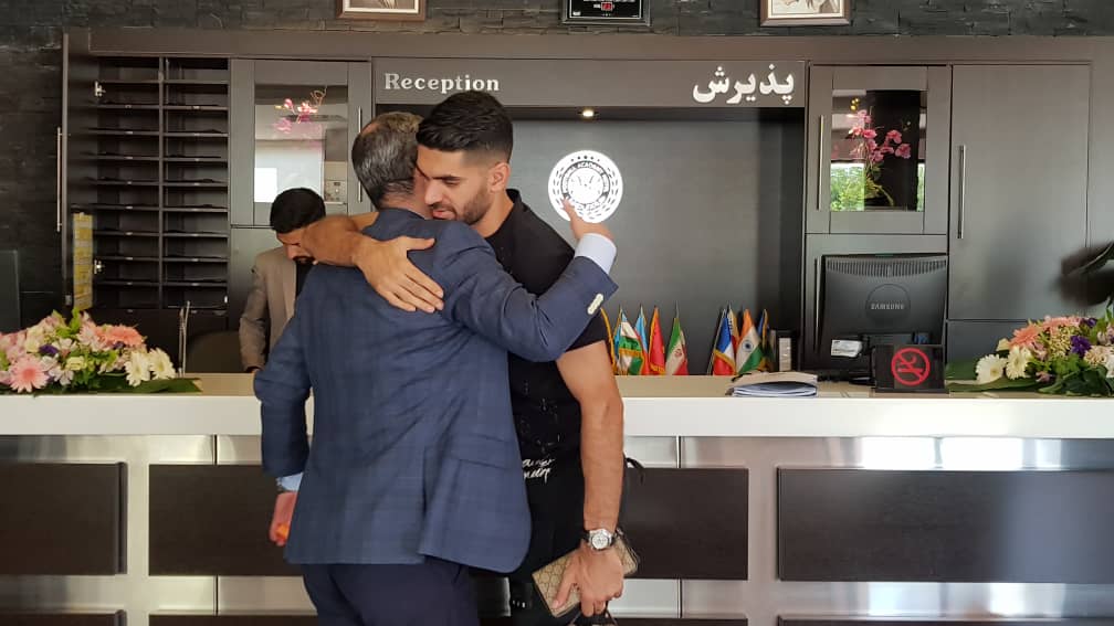 ورود بازیکنان تیم ملی به هتل آکادمی ورود بازیکنان تیم ملی به هتل آکادمی