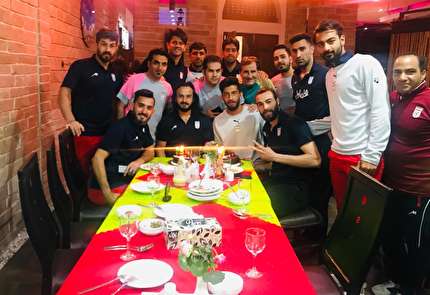 برگزاری جشن تولد دو بازیکن تیم ملی فوتبال ساحلی د‌ر‌ اردو