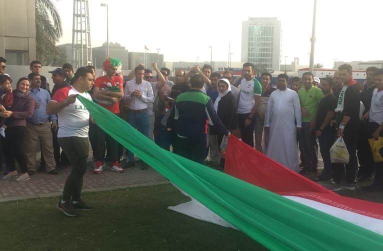 اهتزاز پرچم 40 متری ایران در جام ملت ها اهتزاز پرچم 40 متری ایران در جام ملت ها