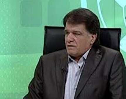 تجلیل از ناظر داوری دیدار سپاهان و پرسپولیس