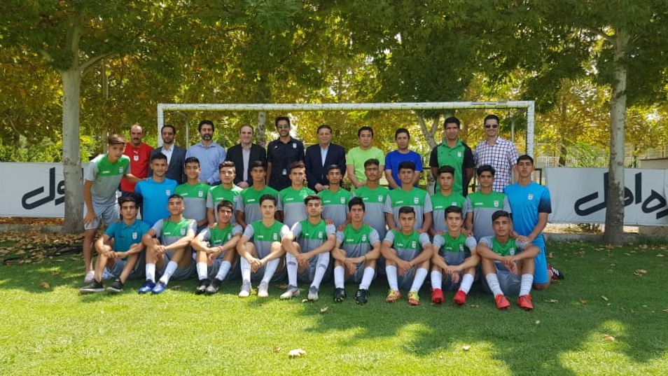 حضور خداداد عزیزی در تمرین تیم ملی نوجوانان