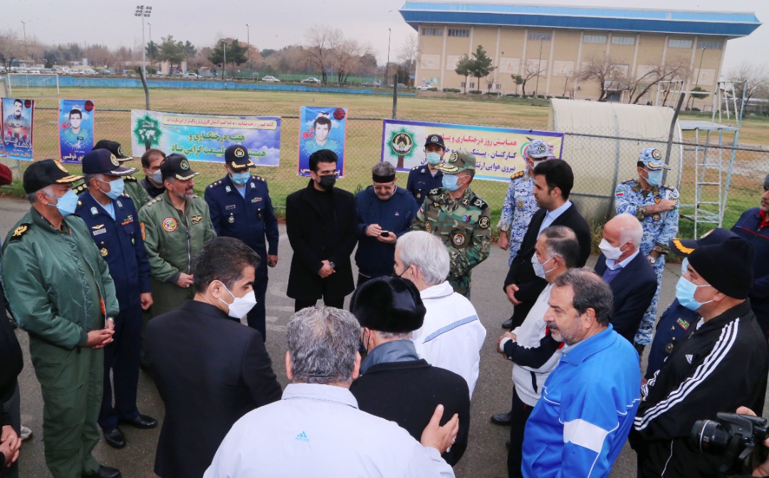 تجلیل فدراسیون فوتبال از دو خلبان شهید ارتش جمهوری اسلامی تجلیل فدراسیون فوتبال از دو خلبان شهید ارتش جمهوری اسلامی