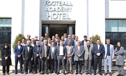 نشست هم انديشى اعضاى هيات رييسه با روساى هيات هاى فوتبال استان ها