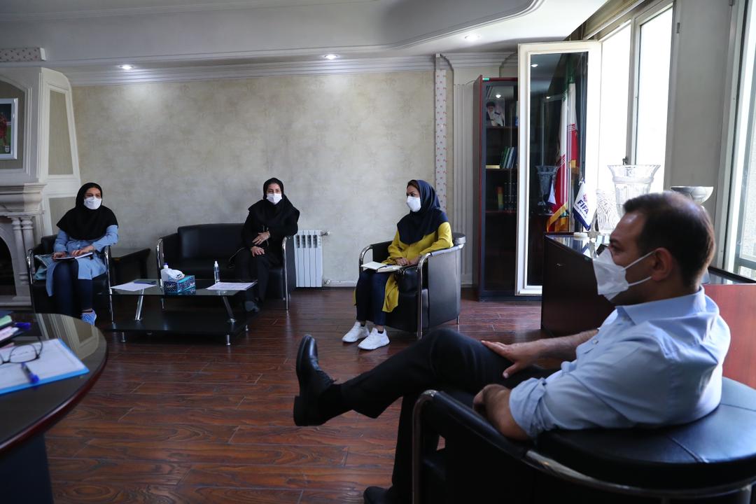 جلسه سرمربیان تیم‌های ملی بانوان با رئیس فدراسیون