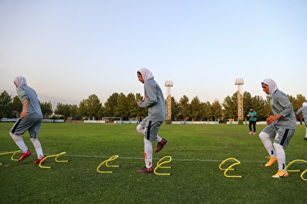 دیدار دوستانه تیم ملی فوتبال بانوان بزرگسال و منتخب اصفهان برگزار می‌شود