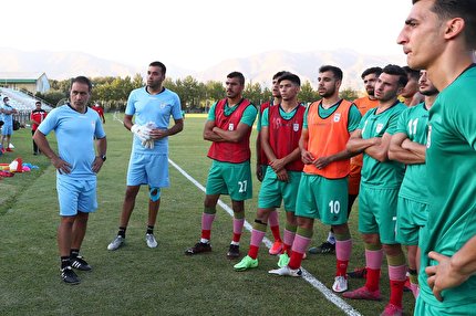 برگزاری دیدار دوستانه تیم ملی زیر 23 سال و خوشه طلایی