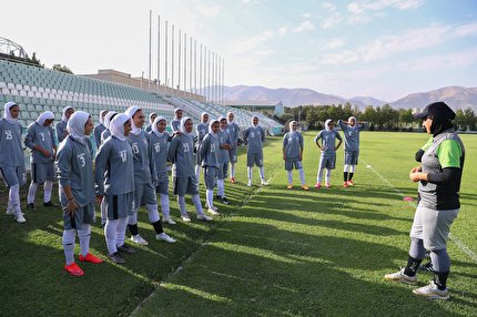 برگزاری دیدار دوستانه تیم ملی فوتبال بانوان و شهرداری سیرجان