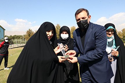 لاجوردی: موفقیت بانوان ورزشکار در گرو سرمایه گذاری در ورزش است