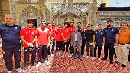 گزارش تصویری زیارت کاروان تیم امید ایران از حرم مطهر امیرالمومنین حضرت علی(ع) در نجف اشرف