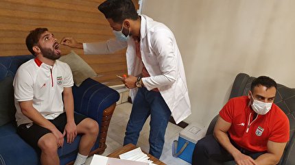 انجام تست کرونا از کاروان تیم امید ایران در هتل بغداد