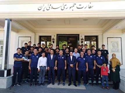 تیم ملی نوجوانان میهمان سفارت جمهوری اسلامی ایران در تاشکند