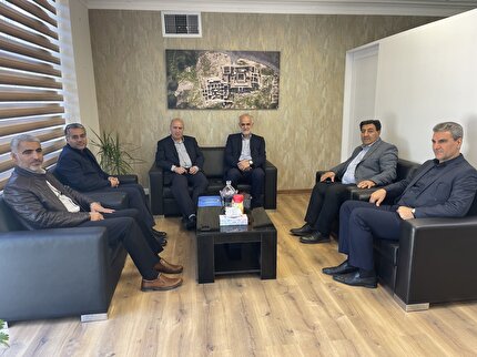 نشست رییس و نایب رییس فدراسیون با معاون عمرانی سازمان منطقه‌ی آزاد کیش