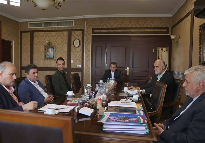 نشست رییس و نایب رییس فدراسیون فوتبال و سرمربی تیم ملی فوتبال بزرگسالان و امید با وزیر ورزش و جوانان