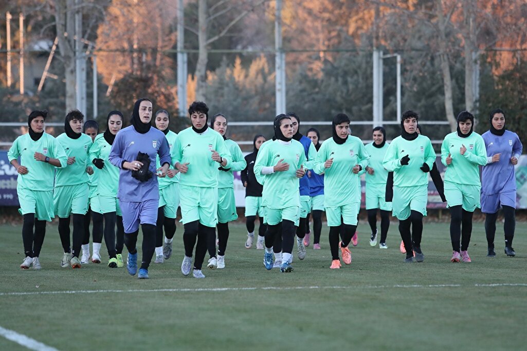 جعفری 27 بازیکن را به خط کرد