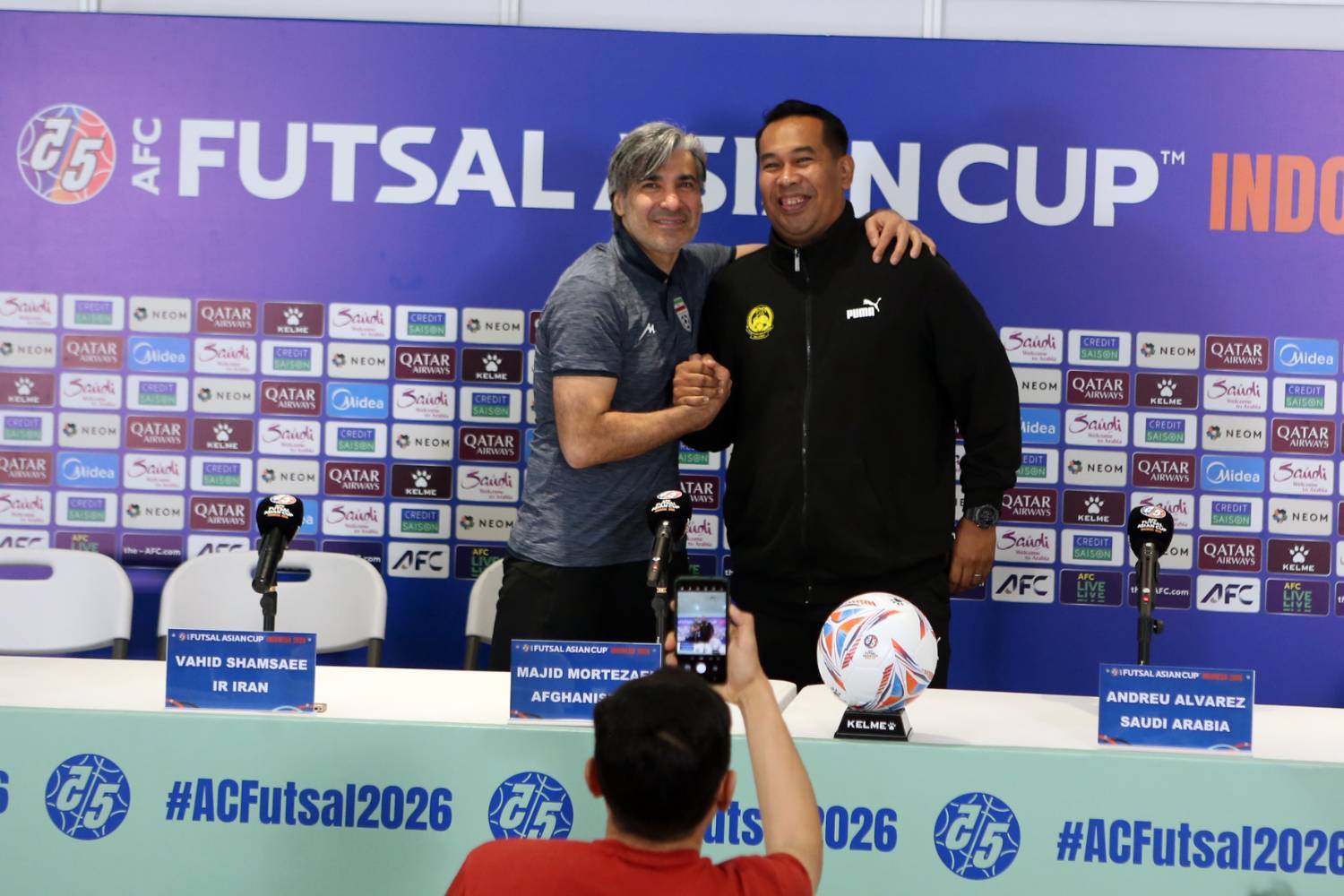 انتقاد شمسایی و پلازا از شرایط برگزاری جام ملتهای فوتسال آسیا انتقاد شمسایی و پلازا از شرایط برگزاری جام ملتهای فوتسال آسیا