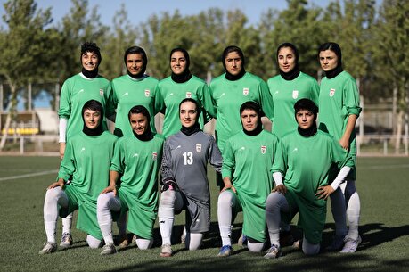 گزارش تصویری از دیدار دوستانه تیم های ملی فوتبال بزرگسال و جوانان بانوان