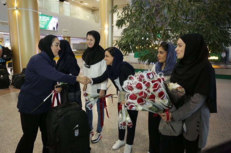 گزارش تصویری از ورود تیم ملی فوتبال بانوان به مشهد