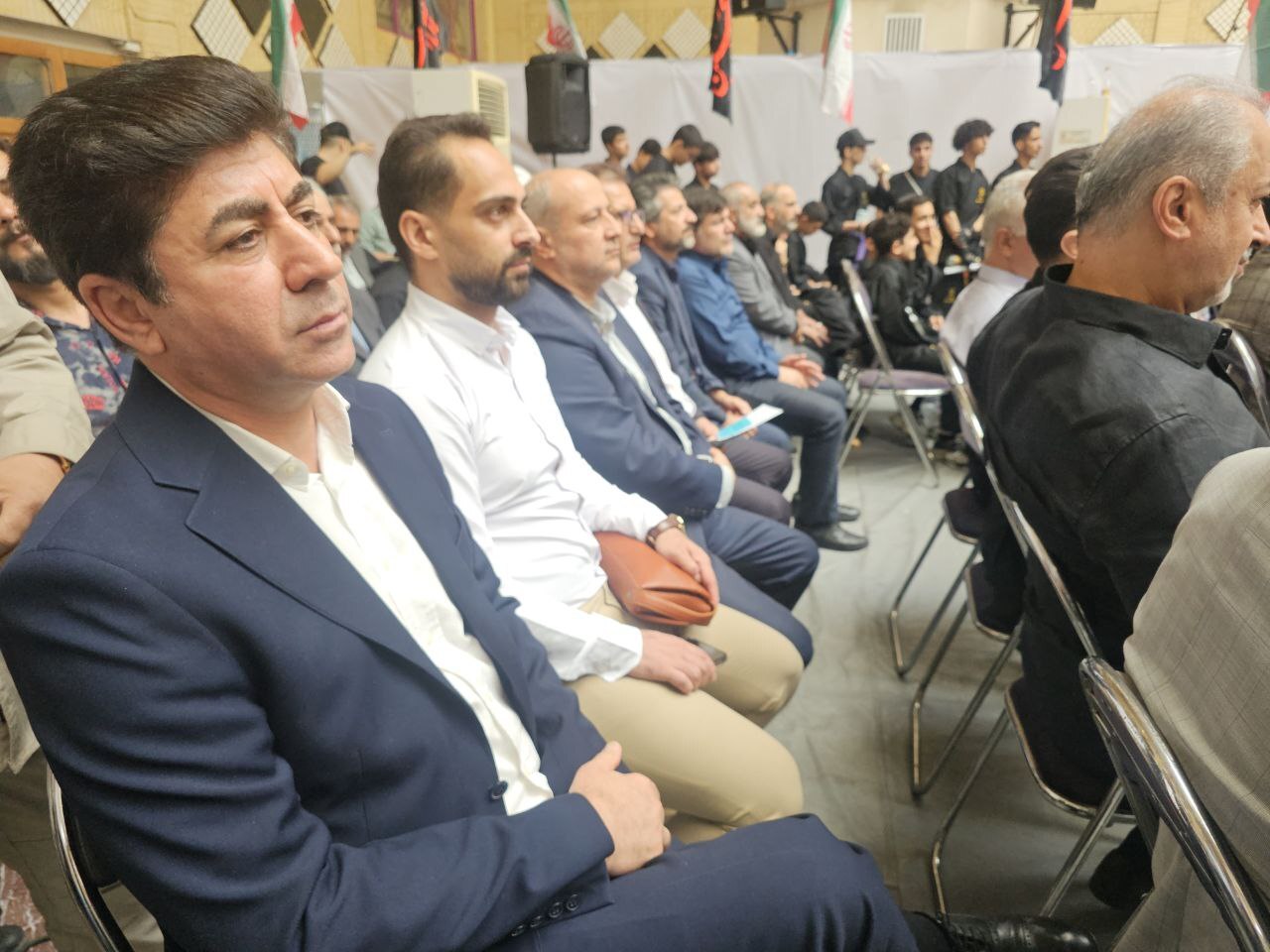 حضور مسئولین ، کادر تیم ملی فوتسال و فوتبال در مراسم بزرگداشت شهدای ورزشکار جنگ تحمیلی