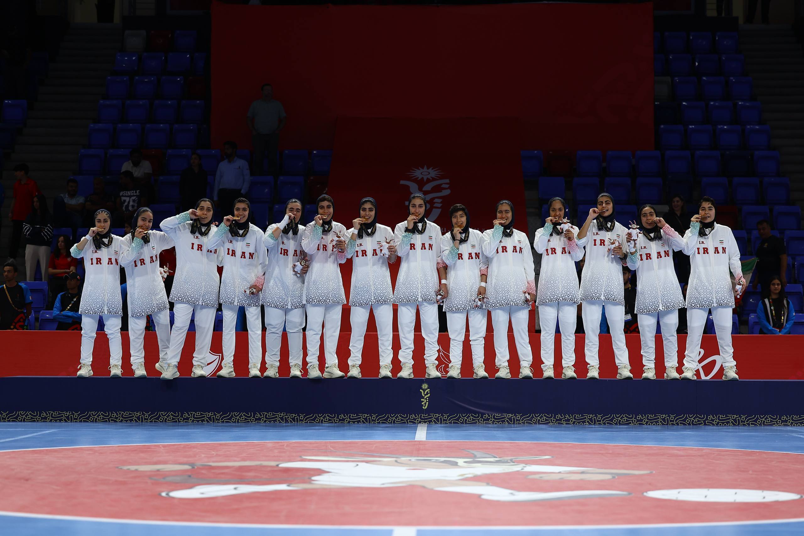 شریف: این قهرمانی حاصل غیرت، تعصب و اتحاد بود شریف: این قهرمانی حاصل غیرت، تعصب و اتحاد بود