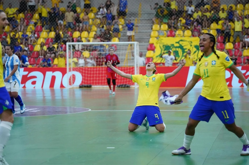  اشک‌های کاپیتان تاتی، درخشش امیلی و آغاز رقابت جهانی با ایران