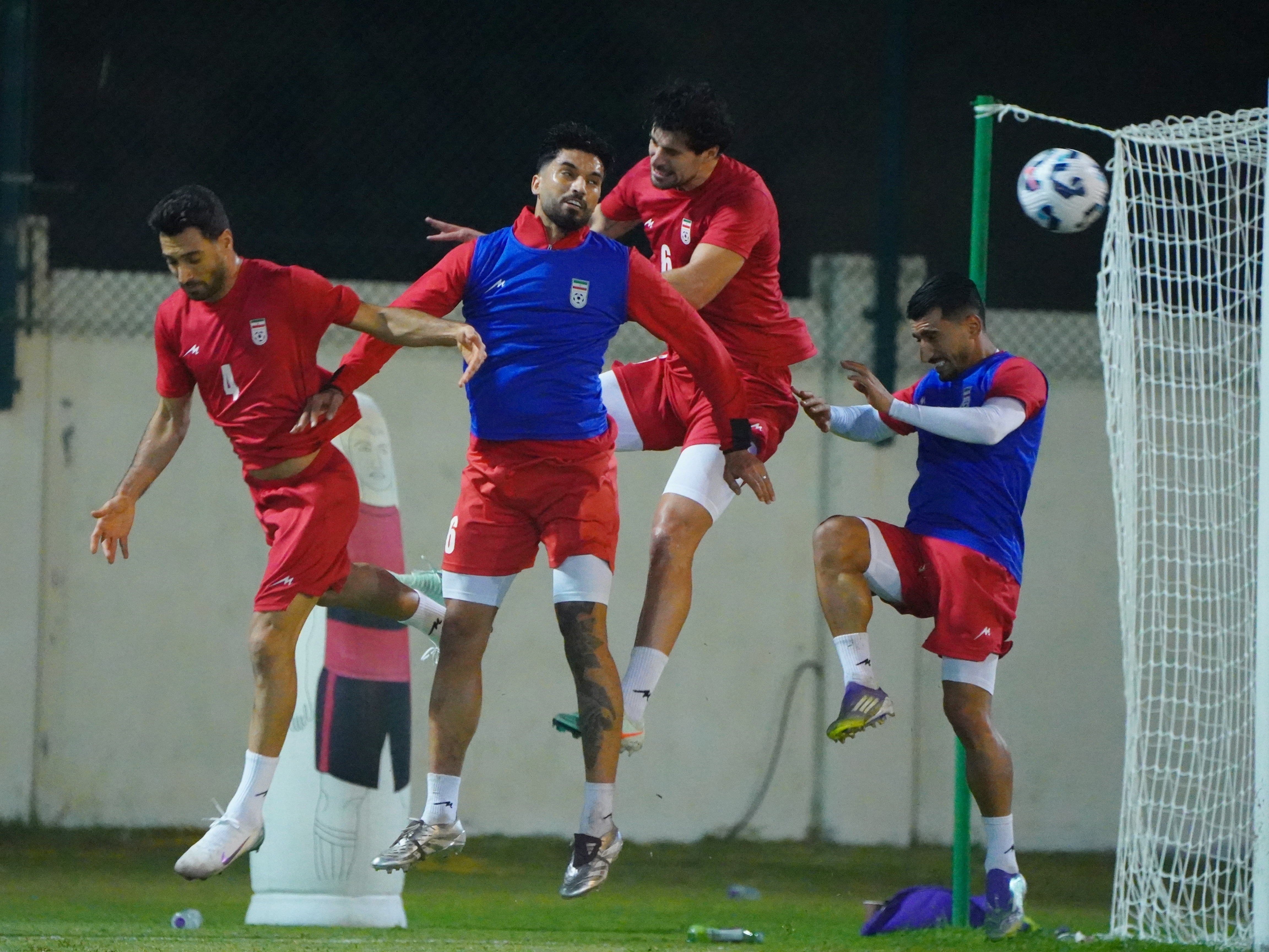 ٩٠ دقیقه تمرین جدی و بانشاط تیم ملی در العین/ قدوس غایب بود، عمری با فیزیوتراپ تمرین کرد