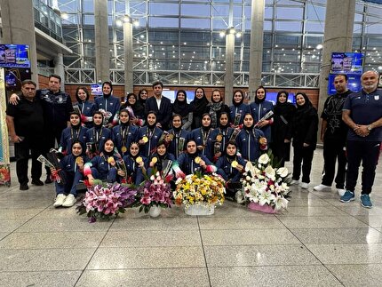 کاروان تیم ملی فوتسال دختران وارد تهران شد کاروان تیم ملی فوتسال دختران وارد تهران شد