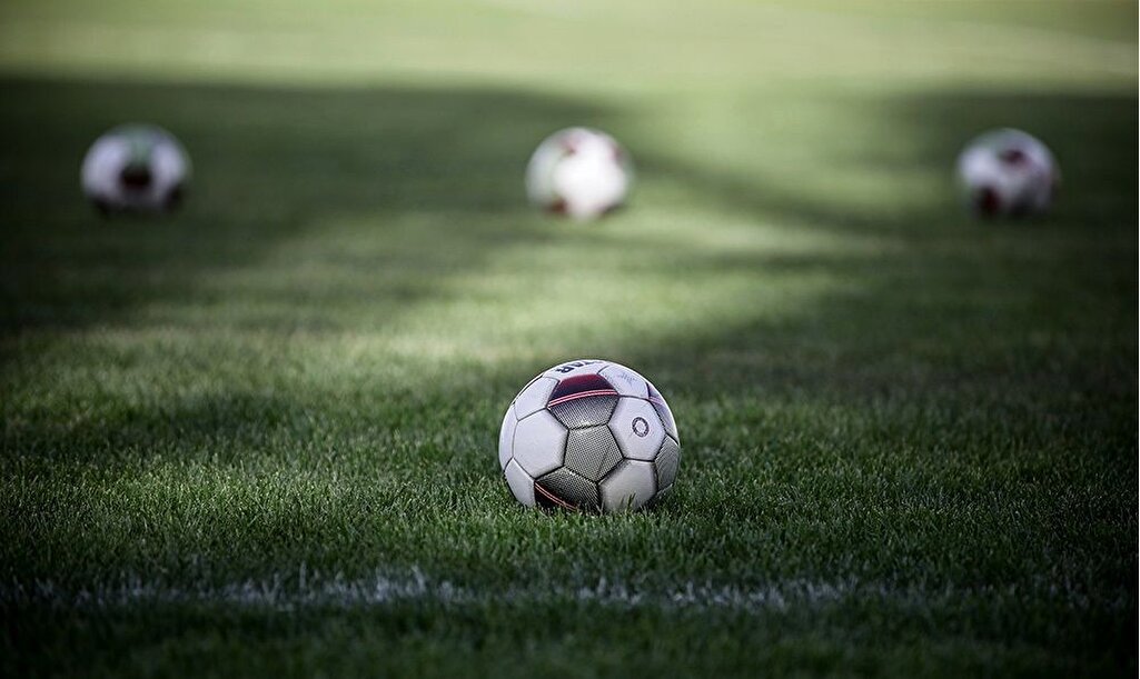 تیر به سمت فوتبال!