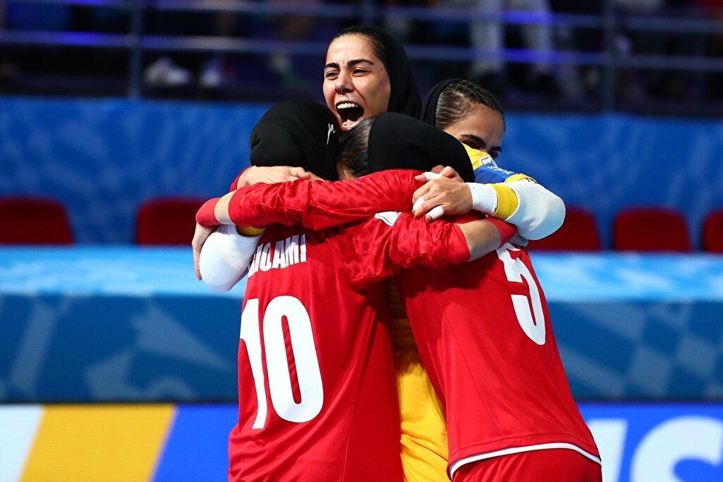 جهان، دختران شایسته ایران را تحسین کرد